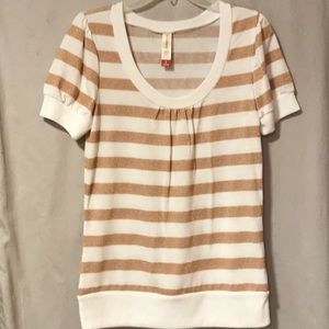 No Boundaries Gold and white striped short sleeved top size Large